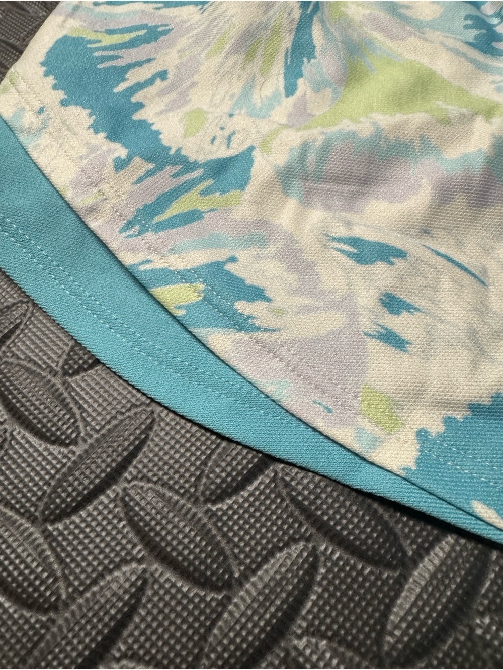 Under Armour HeatGear Women’s Small Blue Floral Running Shorts - Picture 12 of 12